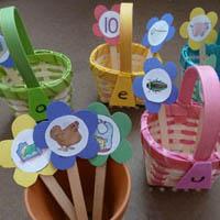 Sorting Flowers by Short Vowel Sound kindergarten activity